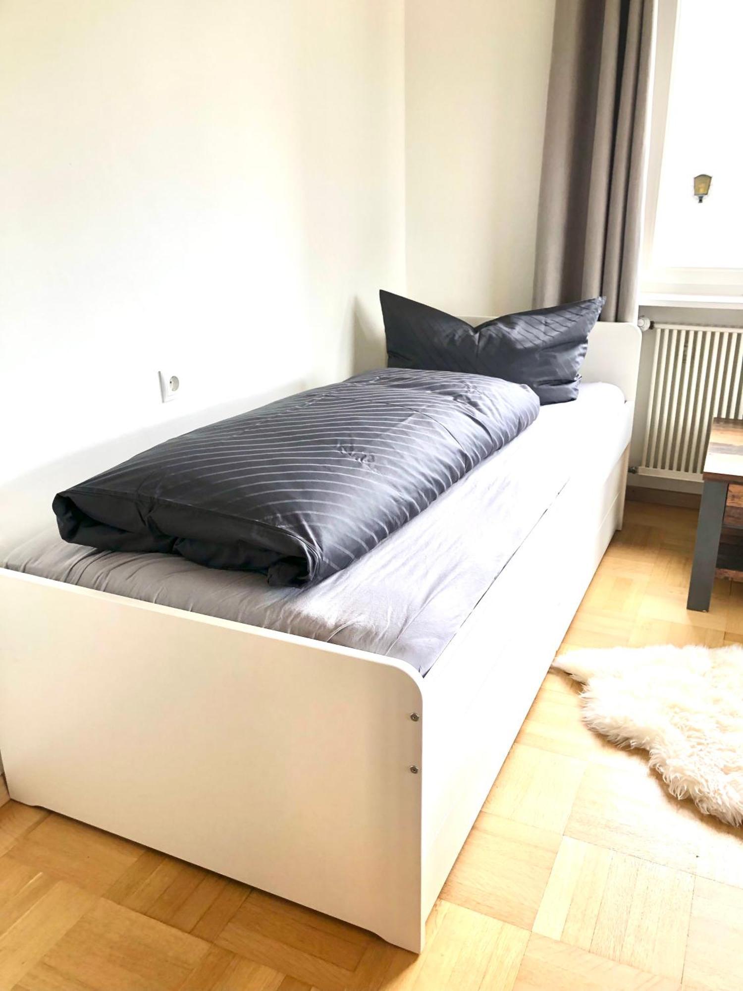 Crown Living Design Apartment - 2 Schlafzimmer - Kueche - Gratis Parkplatz - Abstellraum Fuer Fahrraeder/Ski Mader Exterior photo